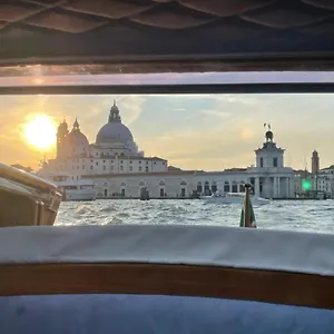 https://remer-suites.hotelinveneto.com